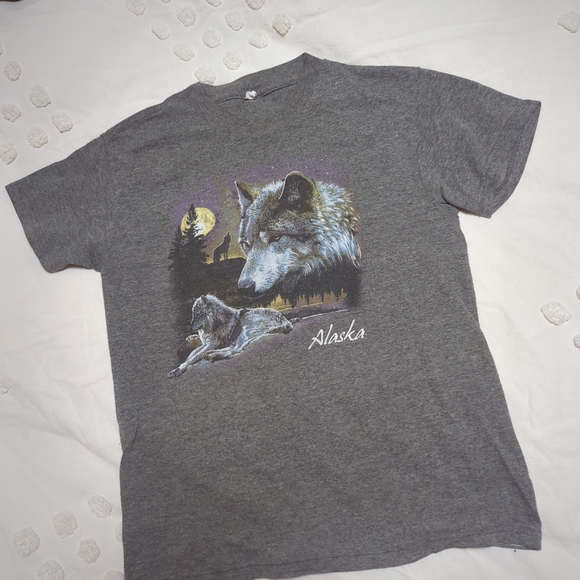 Gray Wolf Graphic T-Shirt - Picture 4 of 4